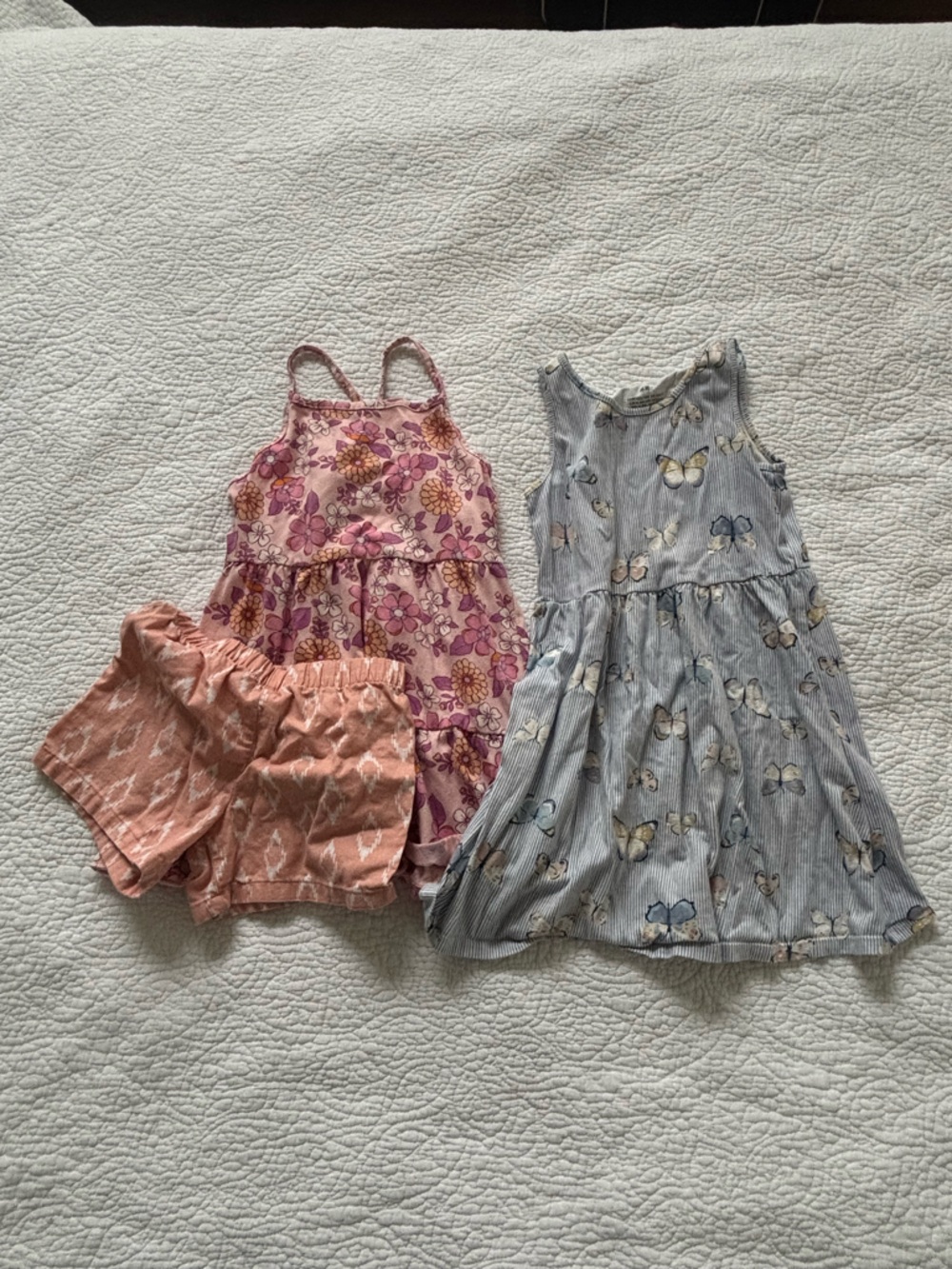 Girls summer bundle - size 6/6X/7 - 2 dresses and shorts